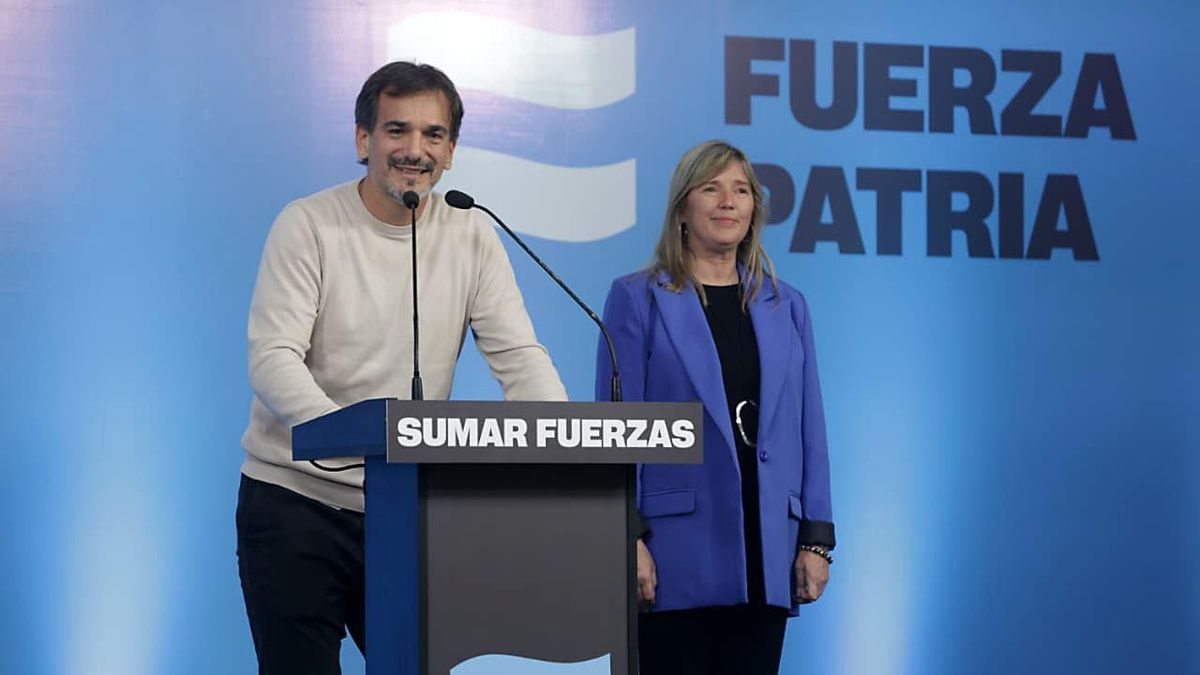 Sebastian Galmarini y Cristina Álvarez Rodríguez en el búnker de Fuerza Patria