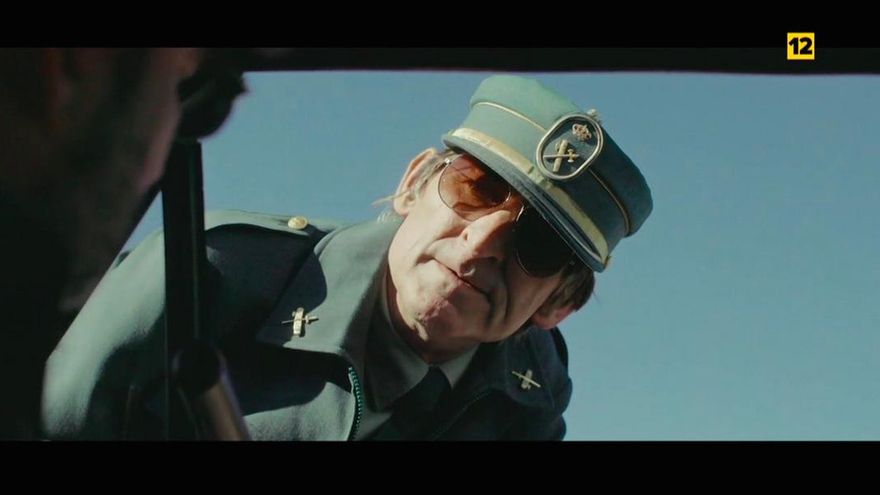 'Lo de Évole' convierte a Albert Pla en guardia civil en su "película" con los Estopa