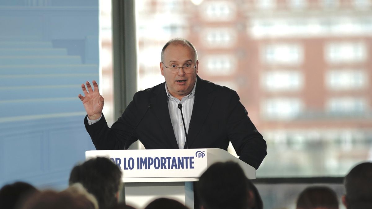 El secretario general del PP, Miguel Tellado, durante la apertura de la 28 Interparlamentaria del PP, este sábado en A Coruña.