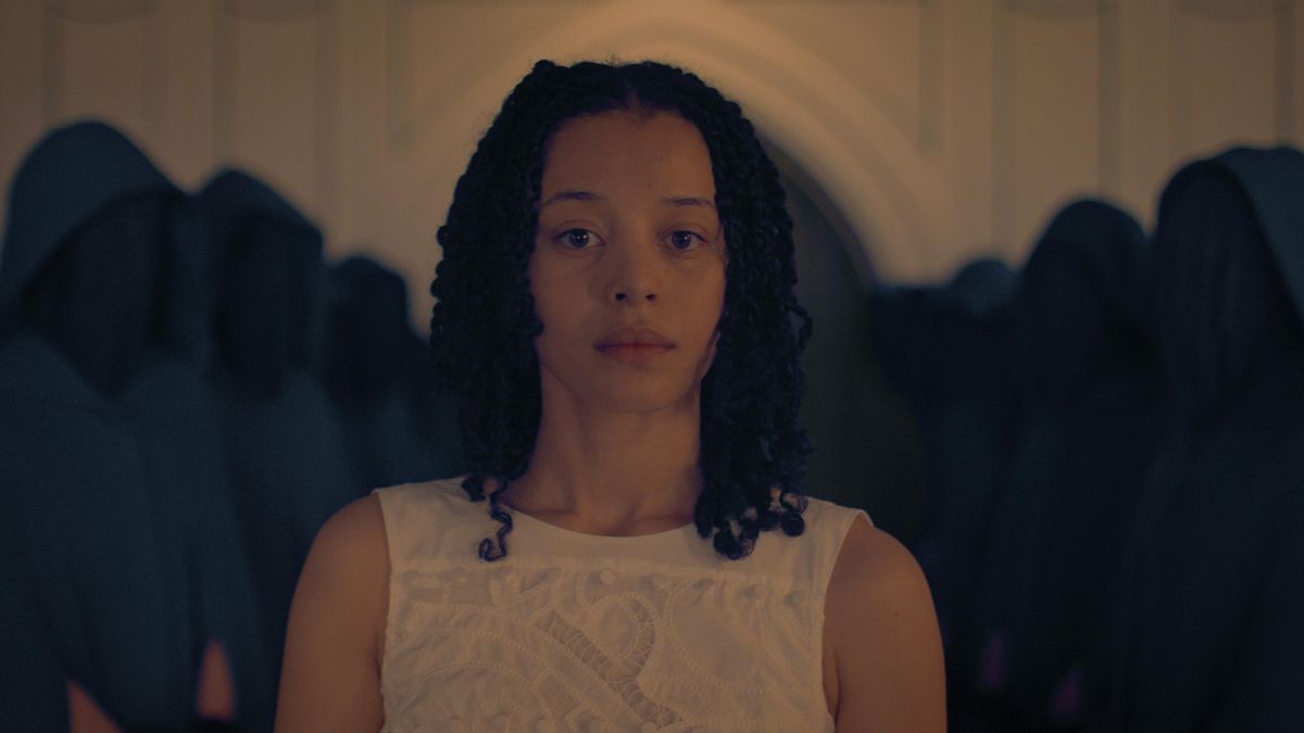 Chase Infinit, el descubrimiento de 'Una batalla tras otra', es la protagonista de 'Los testamentos'