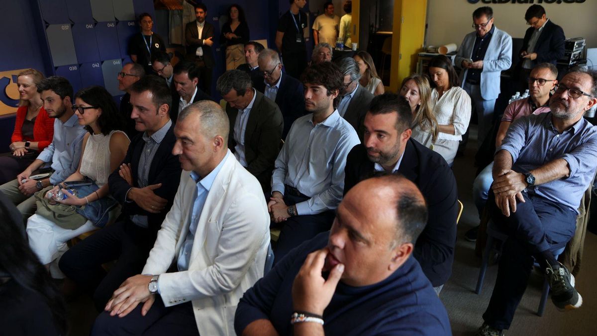 Representantes del sector en la presentación de Movilidad+Auto