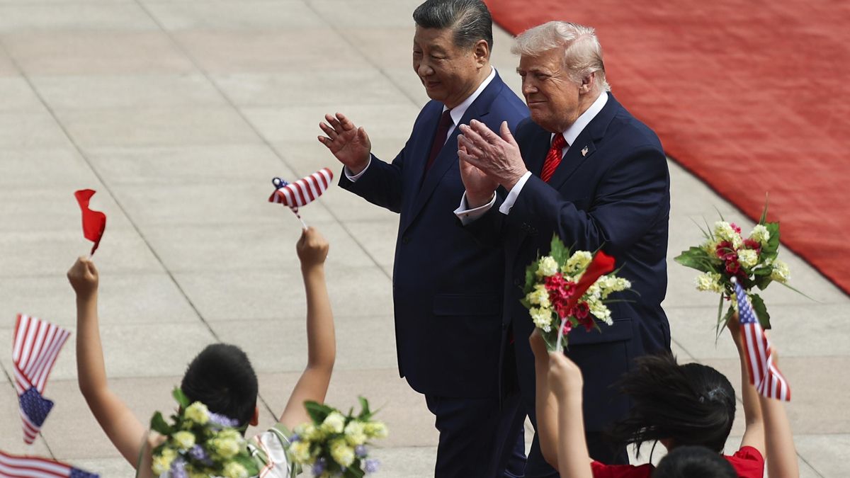 El presidente chino, Xi Jinping, y el presidente estadounidense, Donald Trump, durante una ceremonia de bienvenida este jueves.