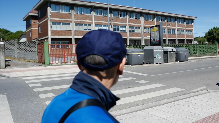 Madres y padres del colegio de Lugo en el que una decena de niñas denuncian abusos cuestionan la "buena praxis" del centro