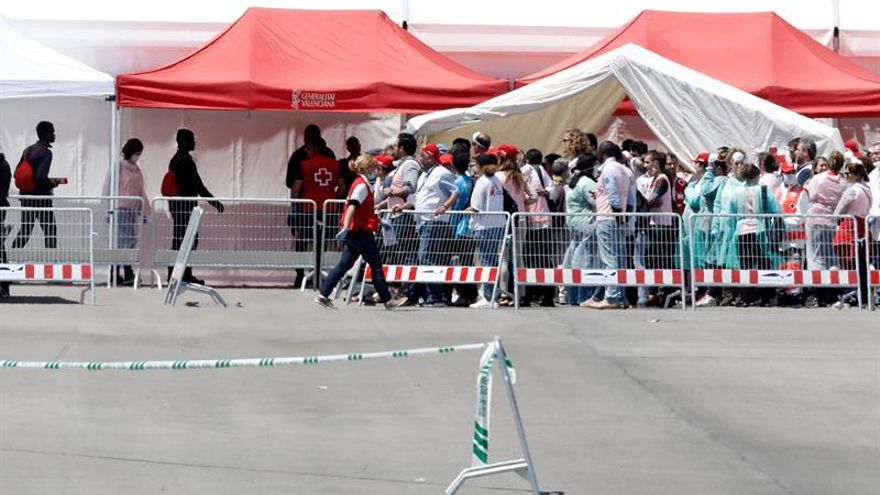 Cruz Roja prepara el dispositivo humanitario para atender a los migrantes de Open Arms