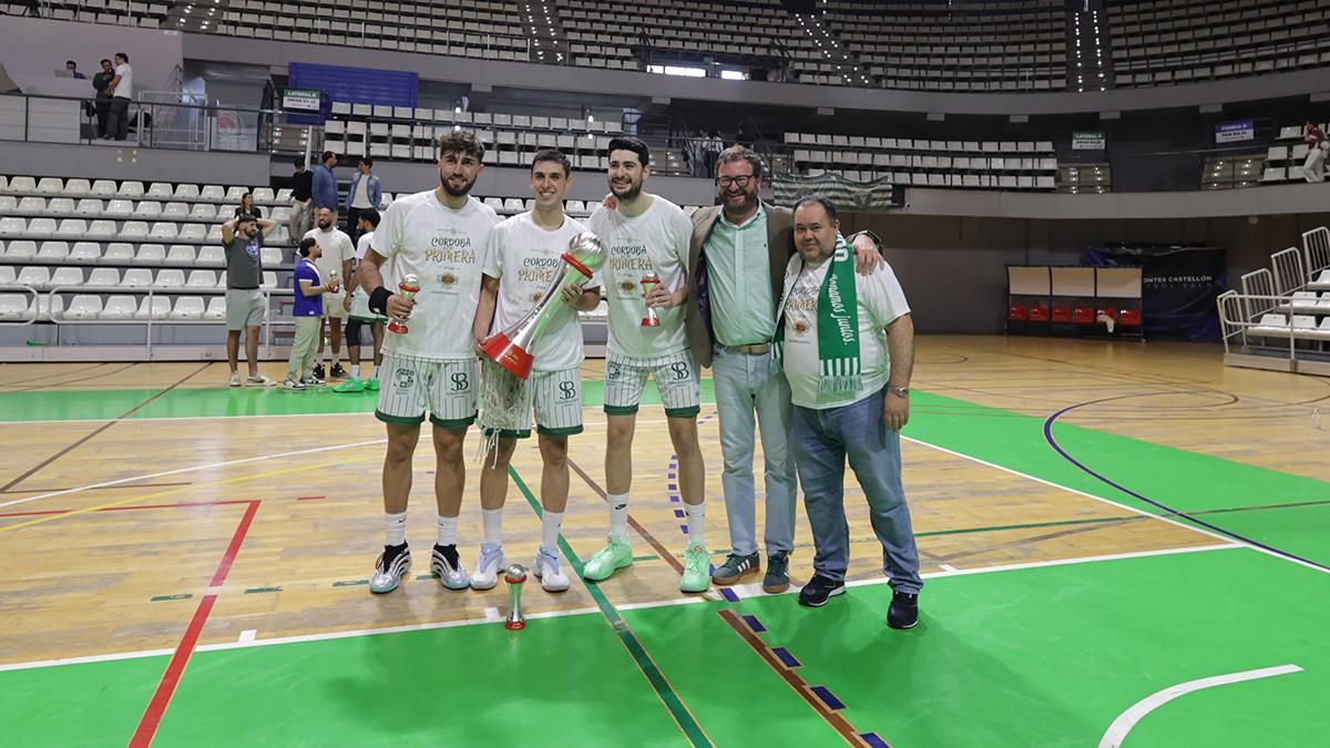 La celebración del ascenso del Coto Córdoba CB a Primera FEB, en imágenes