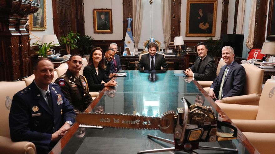 Titular de Defensa argentino destaca la "gran sintonía" con EE.UU. tras reunión con Holsey