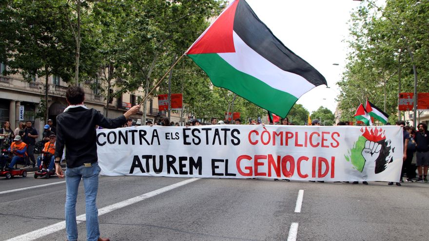 Centenares de estudiantes se manifiestan por Palestina en Barcelona: "Paremos el genocidio"