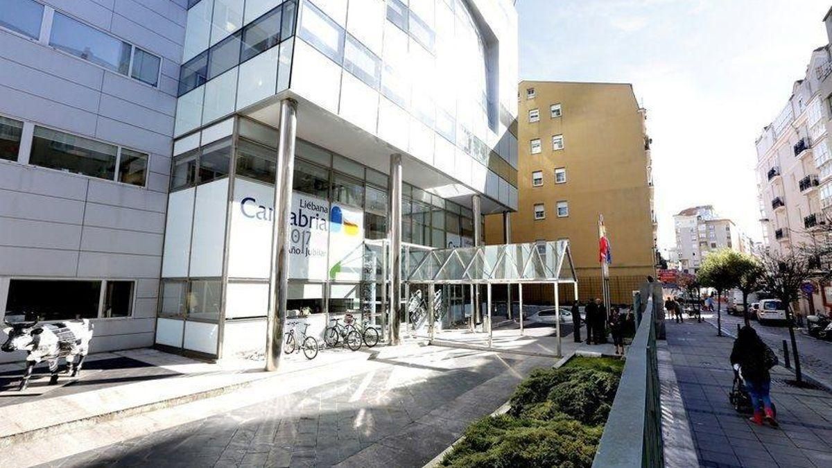 Los sindicatos denuncian el incremento de "designaciones a dedo" en el Gobierno de Cantabria