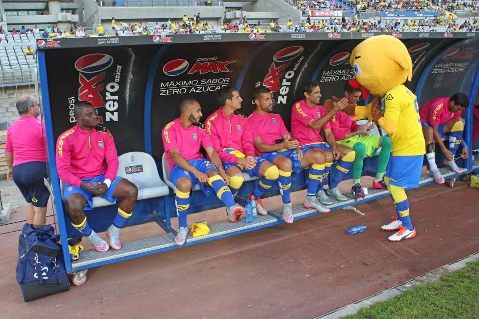 Partido entre la UD Las Palmas y el Rayo Vallecano. (ALEJANDRO RAMOS)