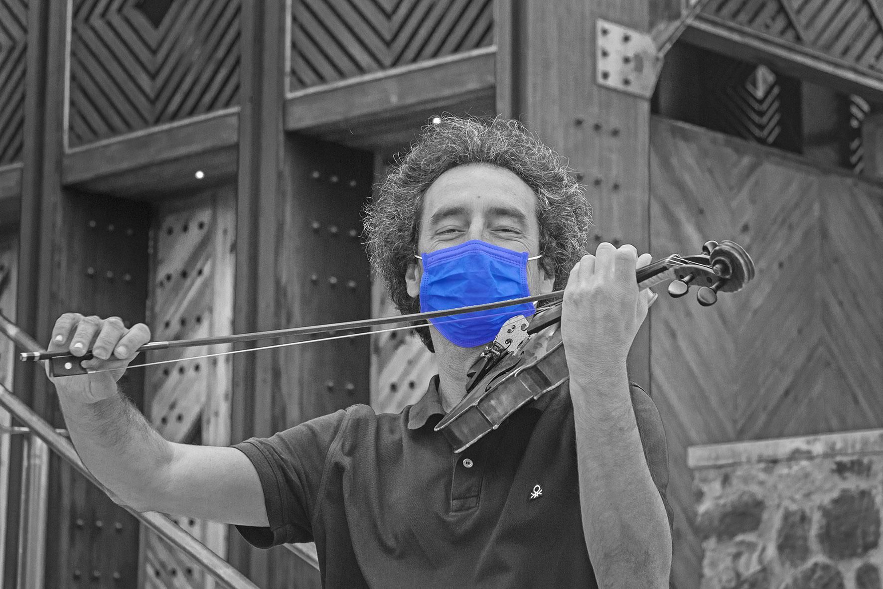 Fito, violinista de la Orquesta Filarmónica de Gran Canaria.