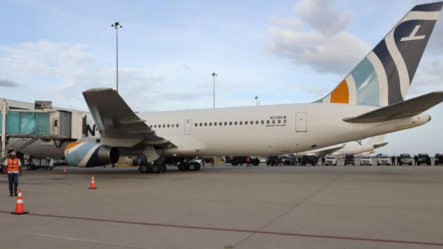 Aterriza en Venezuela segundo avión estadounidense en una semana con migrantes deportados