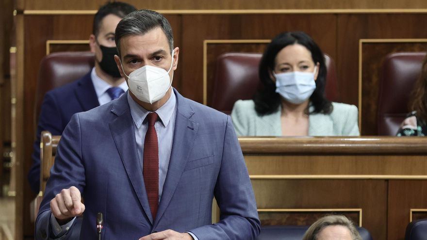 El presidente del Gobierno, Pedro Sánchez, interviene en una sesión de control al Gobierno en el Congreso de los Diputados, a 20 de octubre de 2021, en Madrid, (España).