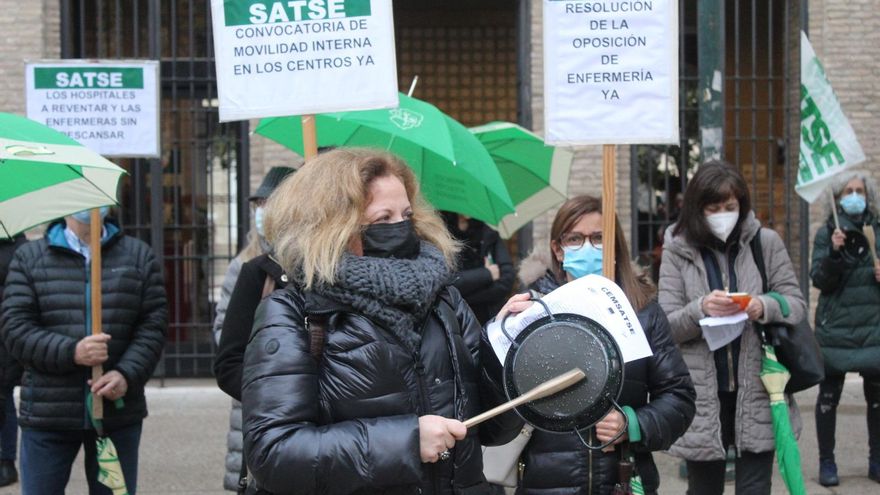 Cacerolada de CEMSATSE ante la sede del Gobierno de Aragón