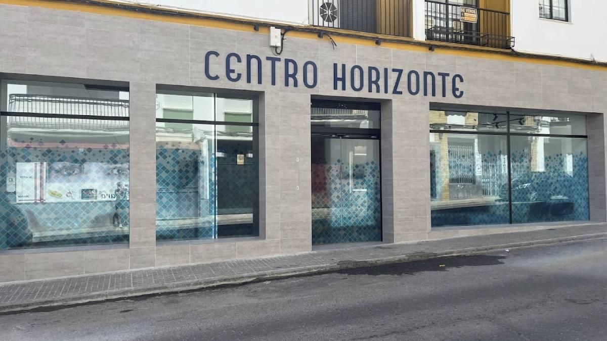 Fachada de Centro Horizonte en Pozoblanco