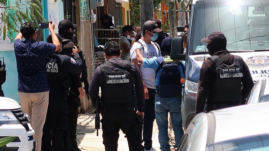 Agentes mexicanos rescatan a 52 migrantes, entre ellos 8 menores, en Cancún