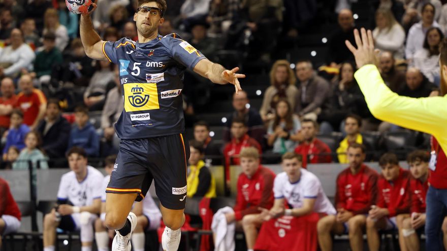 Da perda de um olho ao handebolista europeu: a história de melhora de Antonio Serradilla