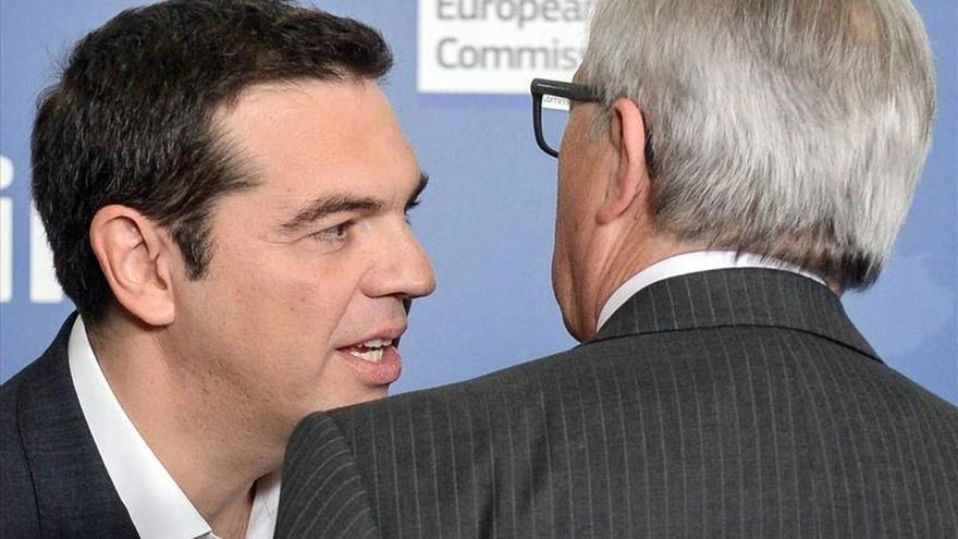 Juncker analiza con Tsipras la crisis de los refugiados y diversas cuestiones económicas