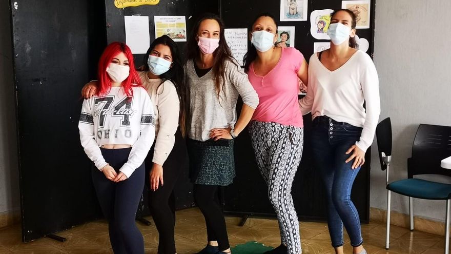 El Paso empodera a las mujeres con el espacio ‘El café de las doce’