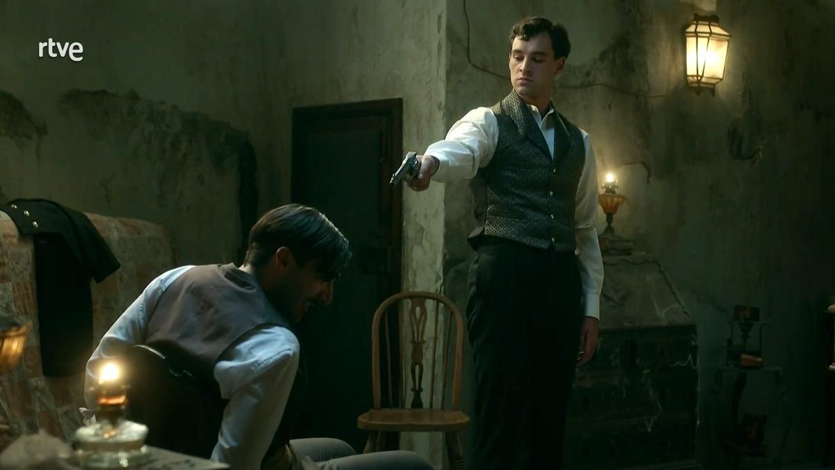 'La Promesa' hizo sufrir a la audiencia de RTVE con el duelo entre Curro y Lorenzo, cuyo desenlace queda en el aire