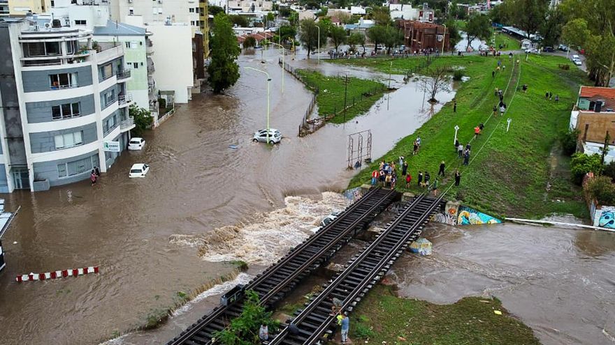 Milei vetó la ley que declaraba la emergencia en Bahía Blanca para otorgar ayuda después de las inundaciones de marzo