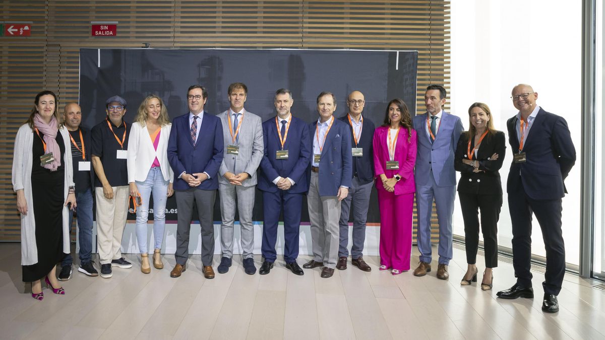 Inauguración del Plenario 2025 de CEOE-Cepyme Cantabria en el Centro Botín con la participación del presidente de CEOE España, Antonio Garamendi, el presidente de la patronal cántabra, Enrique Conde, y el consejero de Turismo, Luis Martínez Abad