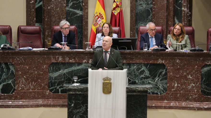 Un diputado murciano de Vox dice que la ley LGTB es "una pepona travestida” y que solo hay que celebrar el “Orgullo agrario”