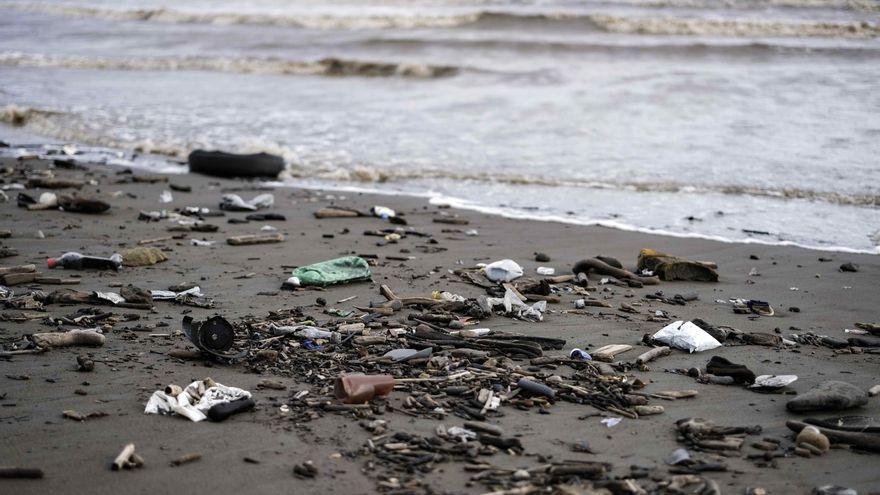 La costa del Pacífico de América Central, la más afectada por botellas de plástico
