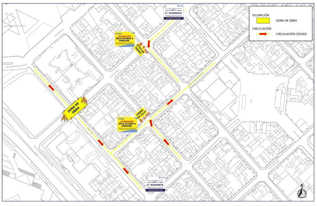 Calles cerradas al tráfico por los trabajos de mejora en la red de saneamiento en la calle Numancia, en Las Palmas de Gran Canaria, en la intersección con la calle Pavía.