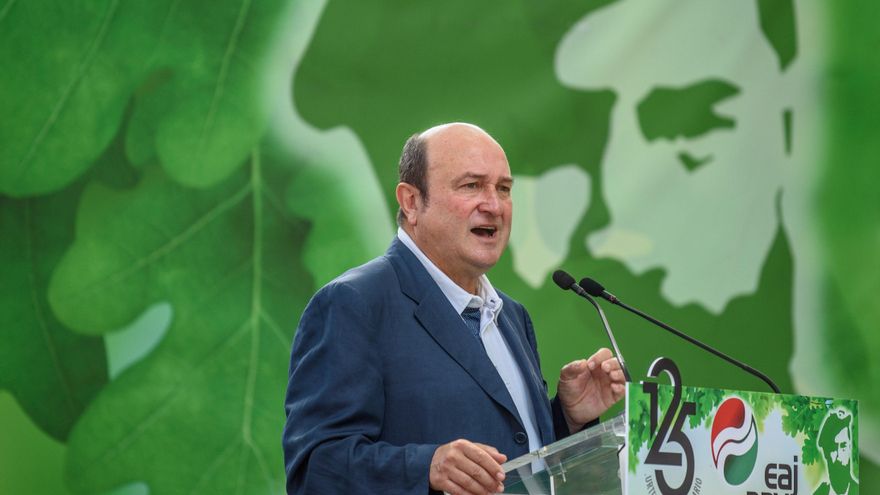 14 de diciembre: El PNV aclama a Ortuzar