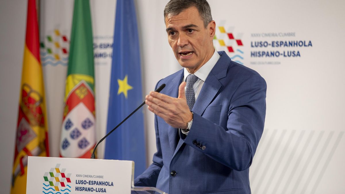 El presidente del Gobierno, Pedro Sánchez, interviene durante la XXXV Cumbre Hispano-Lusa, en el Palacio Fialho, a 23 de octubre de 2024, en Faro (Portugal).