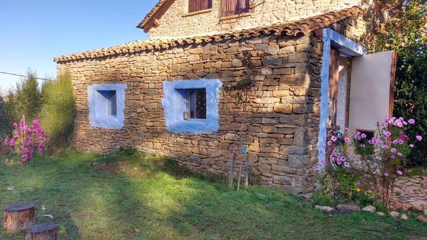 Exterior del refugio de la escuela bosque de Ulle