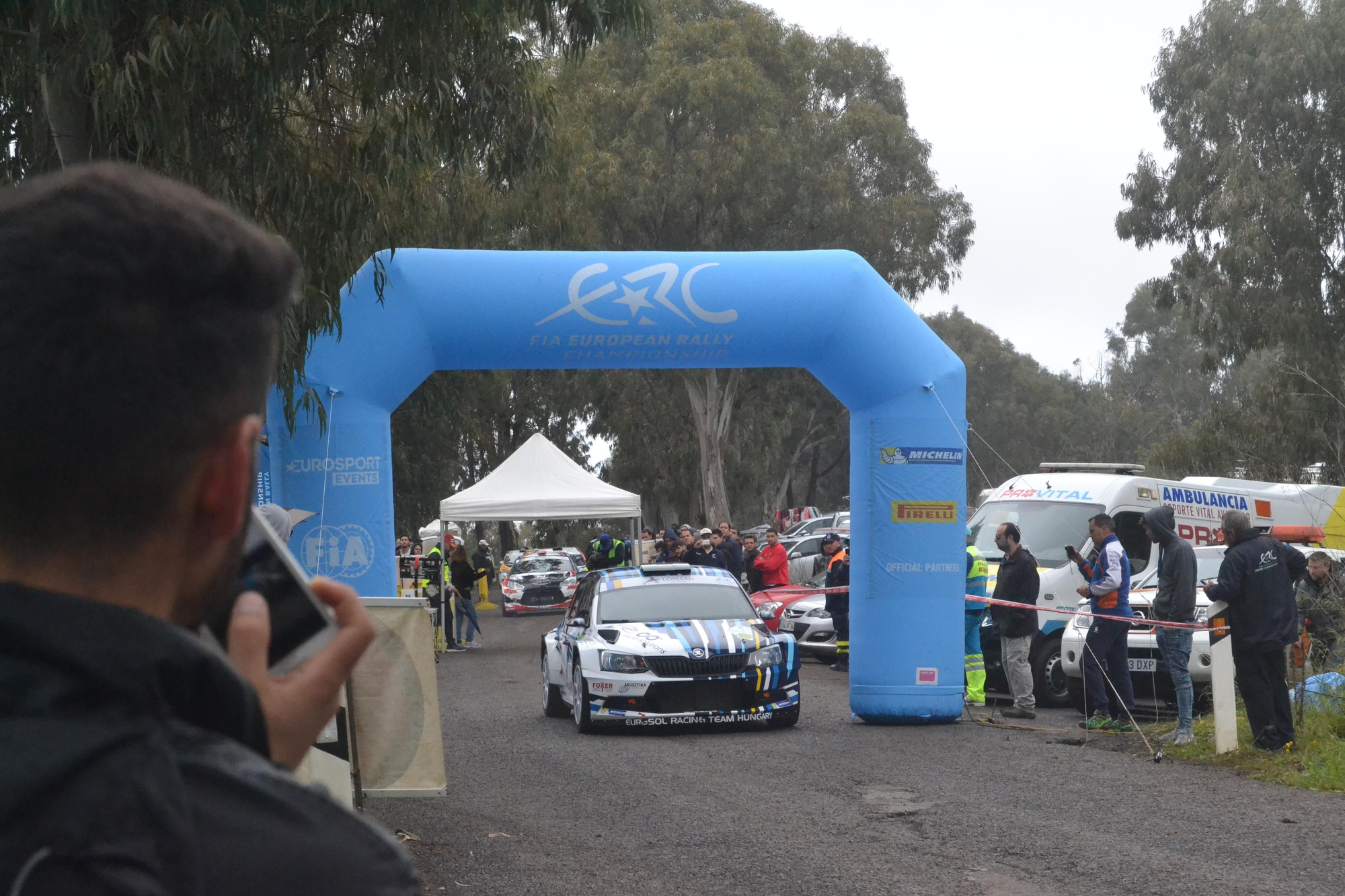 La salida del Rally Islas Canarias en el primer tramo del viernes 11, de Moya a Fontanales. (Iván Alejandro).