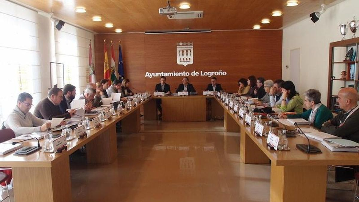 Denuncian que Escobar ha "paralizado y bloqueado la participación del Consejo Social" en Logroño