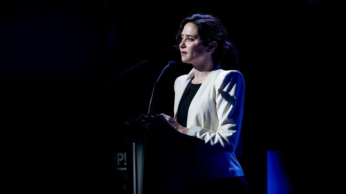 Ayuso utilizó a su jefe de despacho en Presidencia para negociar la compra de un nuevo piso en Madrid