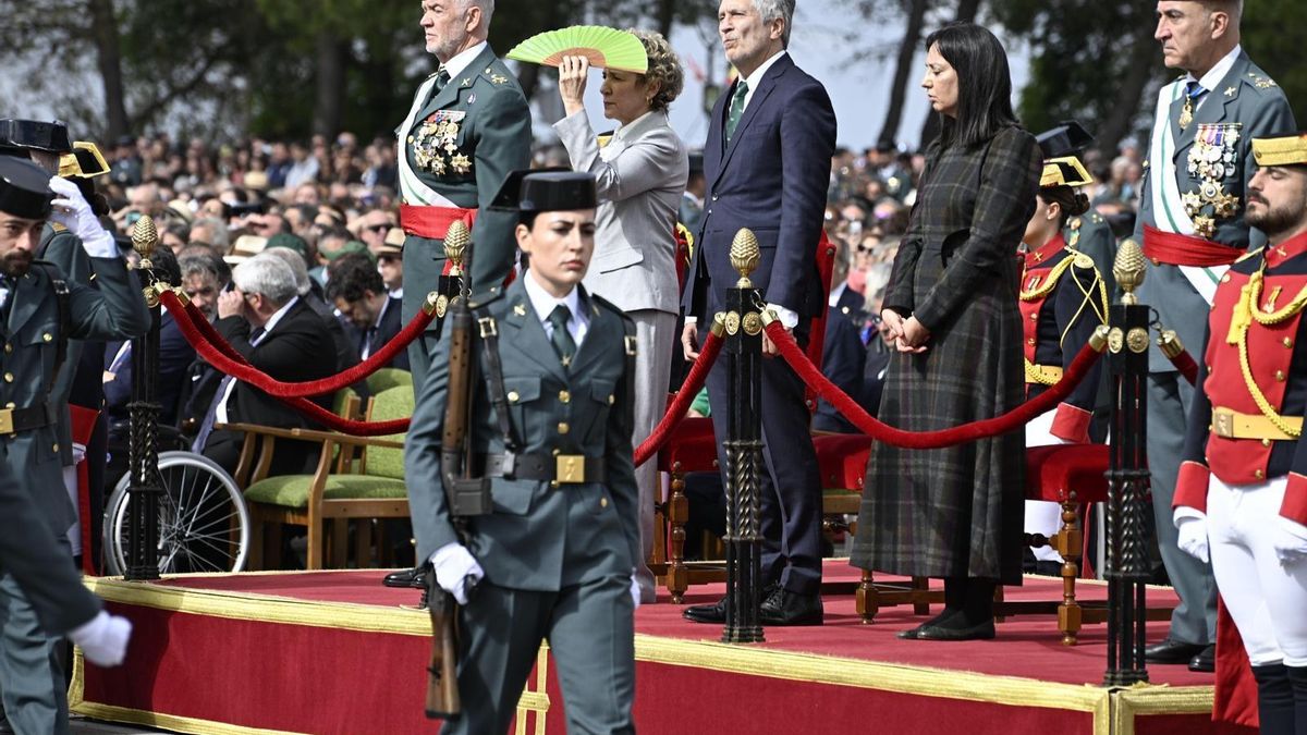 Marlaska presidiendo el acto de jura de bandera en la Academia de la Guardia Civil en Baeza.