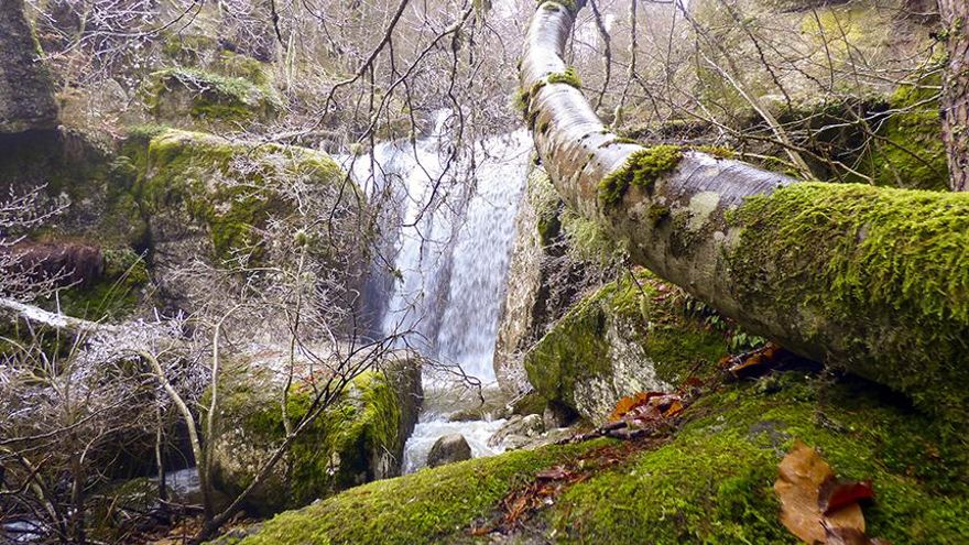 En este pequeño pueblo de Soria que está bañado por el río Duero puedes hacer una ruta senderista junto a cascadas
