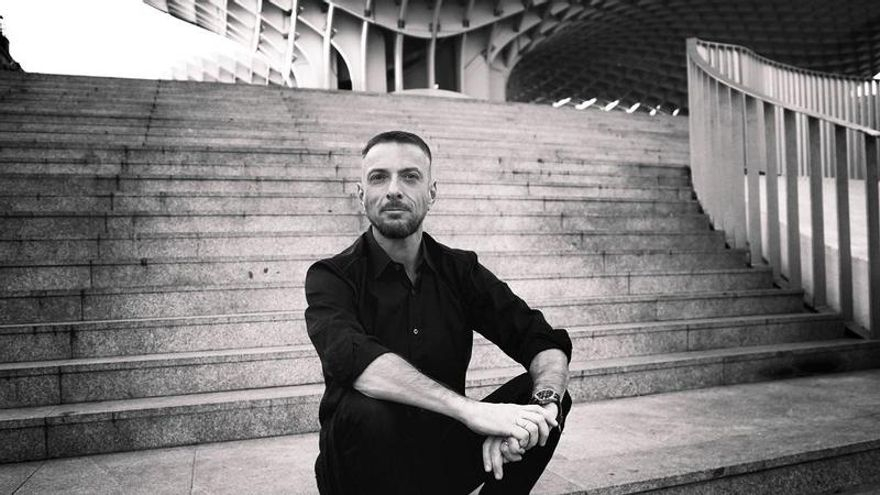 'Manual para construir un infierno', o cómo Sevilla es "un escenario único y maravilloso para una novela negra"