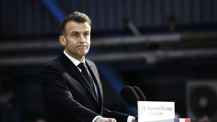 El presidente de Francia, Emmanuel Macron, durante su discurso en la base de submarinos nucleares en Ile Longue el 2 de marzo de 2026.