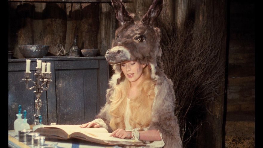 Catherine Deneuve y Jean Marais protagonizaron esta bellamente artesanal puesta en imágenes de la historia de Charles Perrault