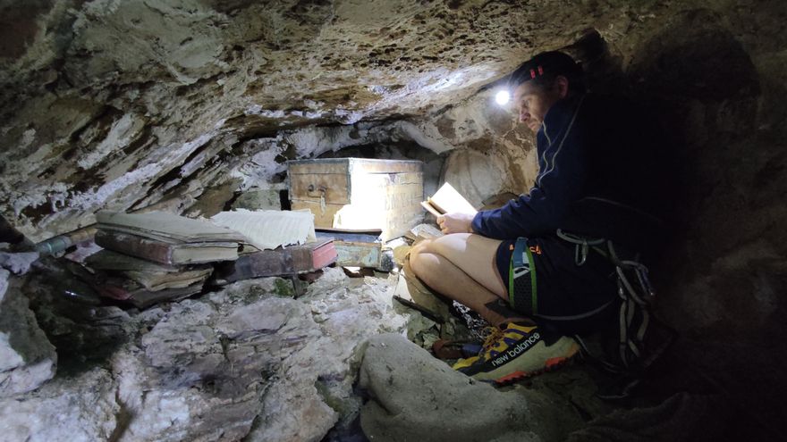 Un grupo de arqueólogos estudiará y conservará la cueva de los emboscados que permaneció intacta 80 años