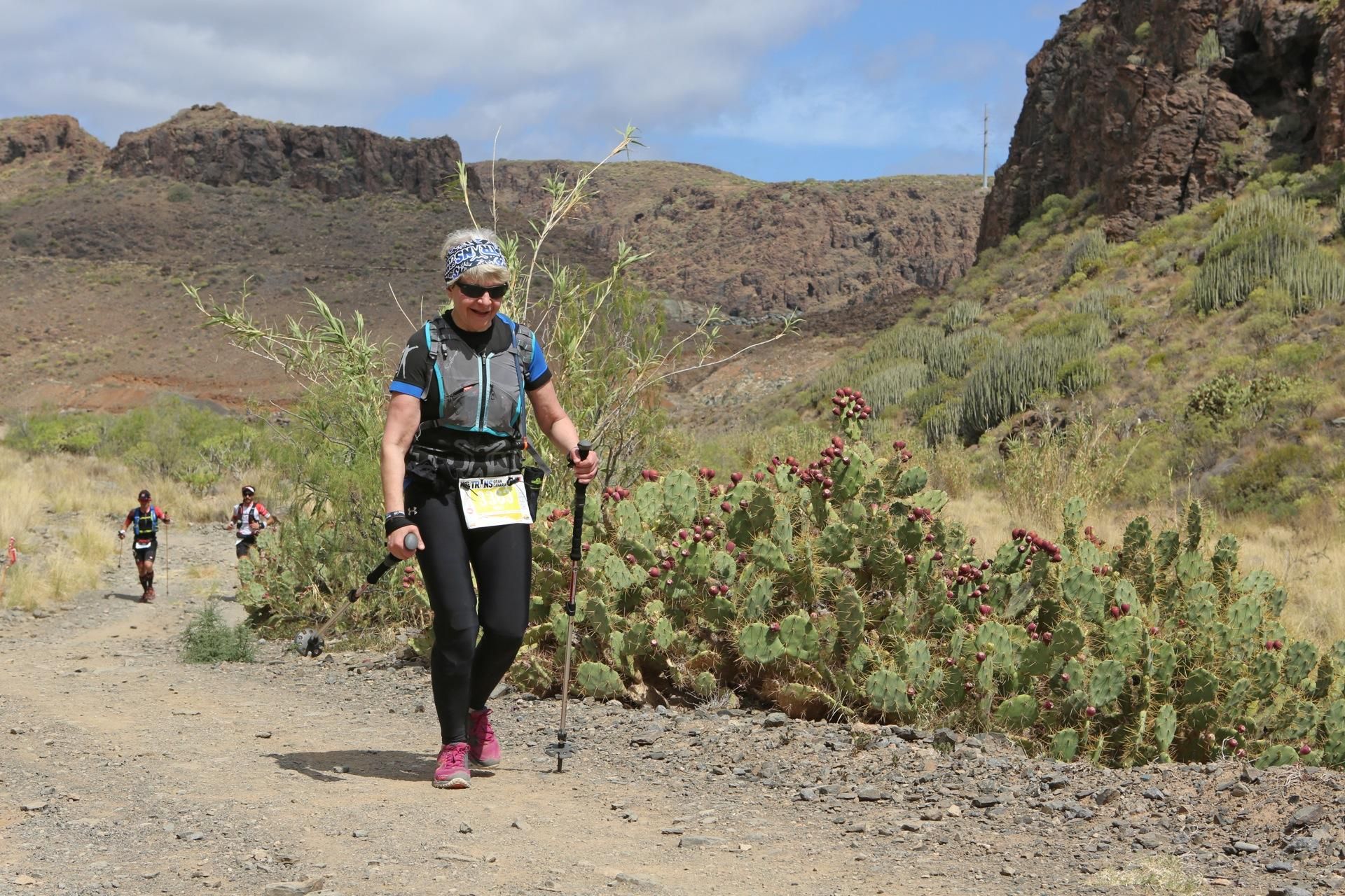 Participante de la Transgrancanaria 2016 en el tramo del Barranco de Fataga. (Alejandro Ramos).