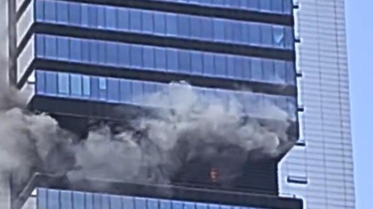 Incendio en la Torre Moeve, el segundo rascacielos más alto de Madrid
