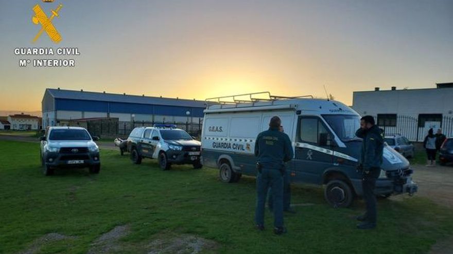 Un dron busca en el río Tamuja al vecino desaparecido en La Cumbre