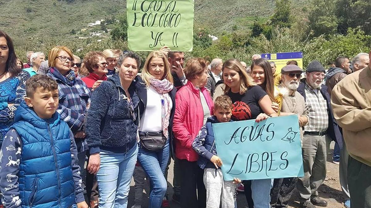 Protesta a favor de las "Aguas libres para La Mina".