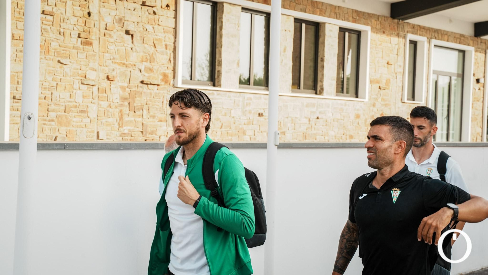 El Córdoba CF ya viaja en avión camino a Gijón