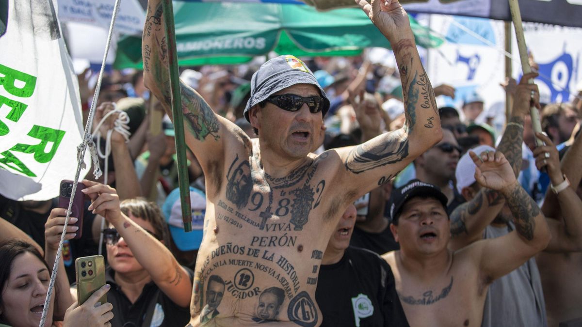 Postales de la marcha del 18 de diciembre. Presiones internas para convocar a un paro general.