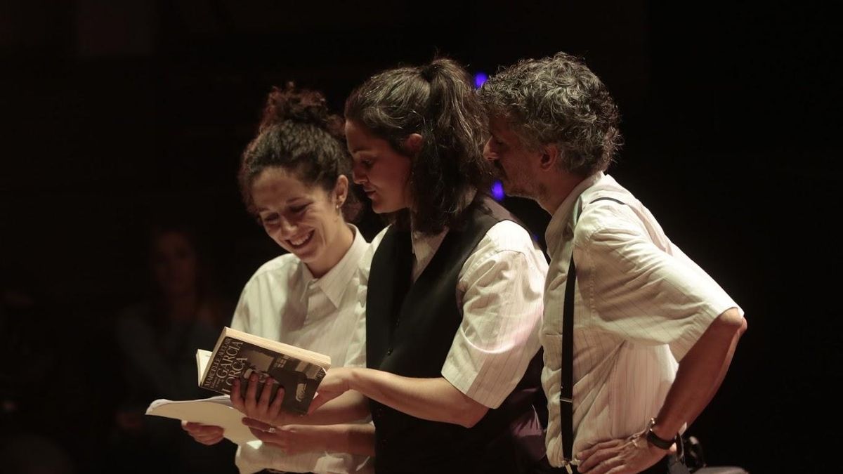 María San Miguel, Alba Muñoz y Pablo Rodríguez, en un momento de la representación.