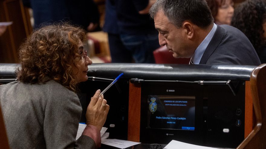 PNV and Junts join PP and Vox to settle the tax on energy companies and make it difficult for the Government to extend it via decree