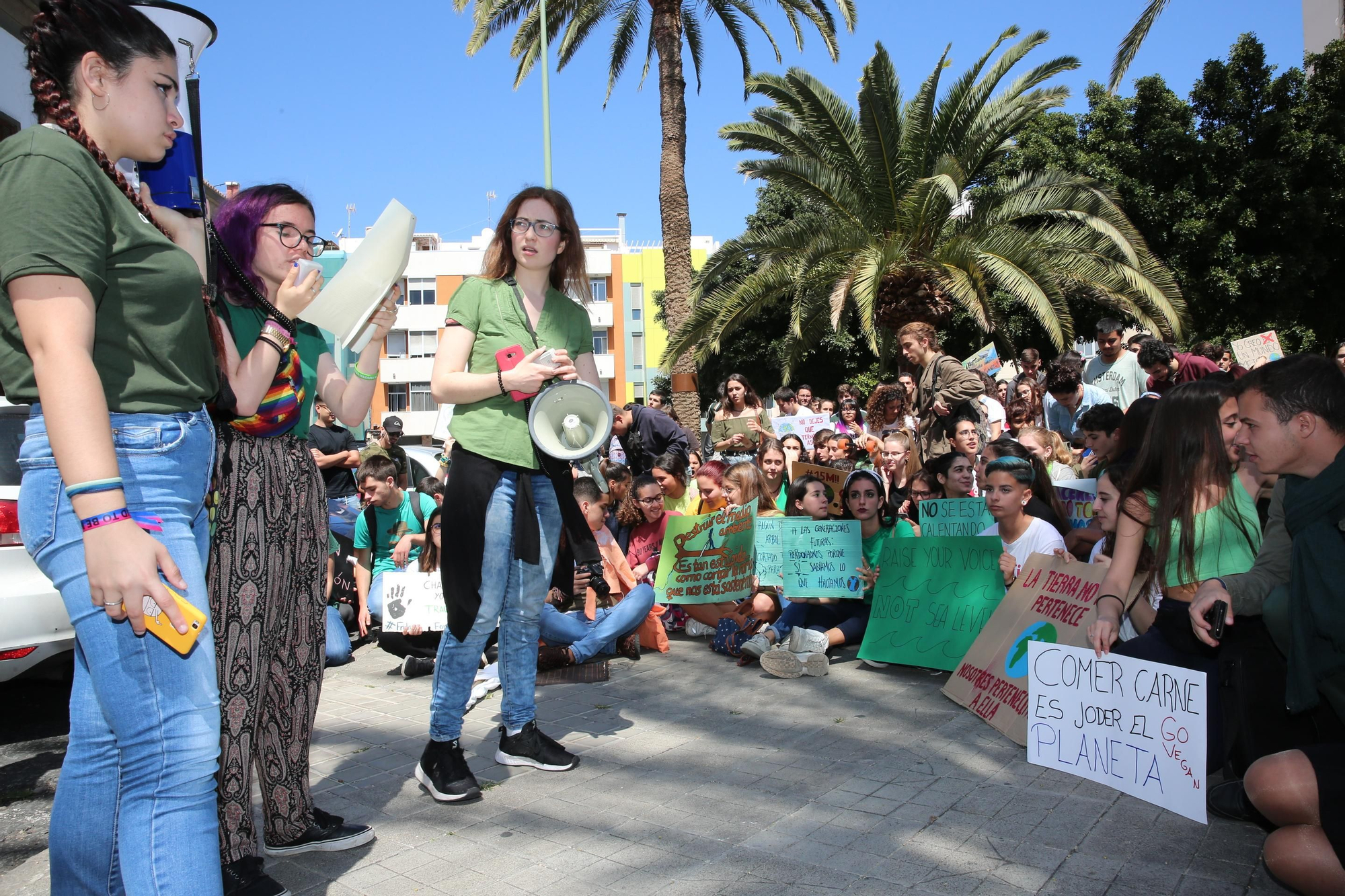 Protesta en la plaza de La Feria contra el cambio climático.