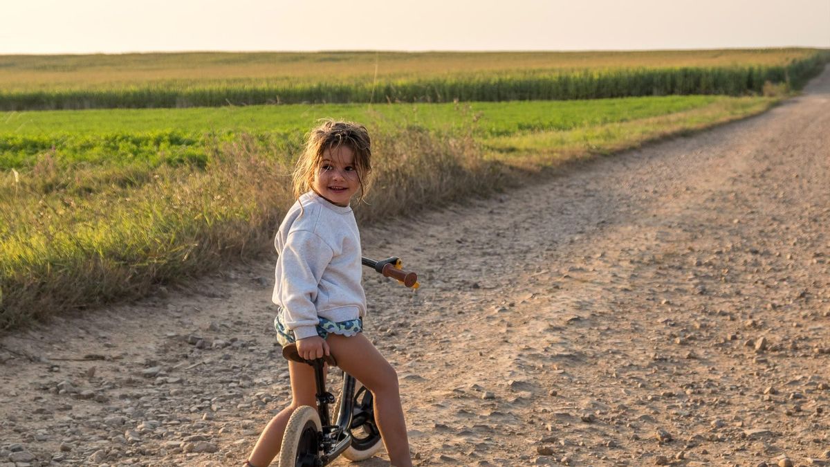 La familia Senín Gómez-Cornejo ha fundado una asociación y tiene una página web donde relata el camino de Carlota con el síndrome de Cockayne tipo B.